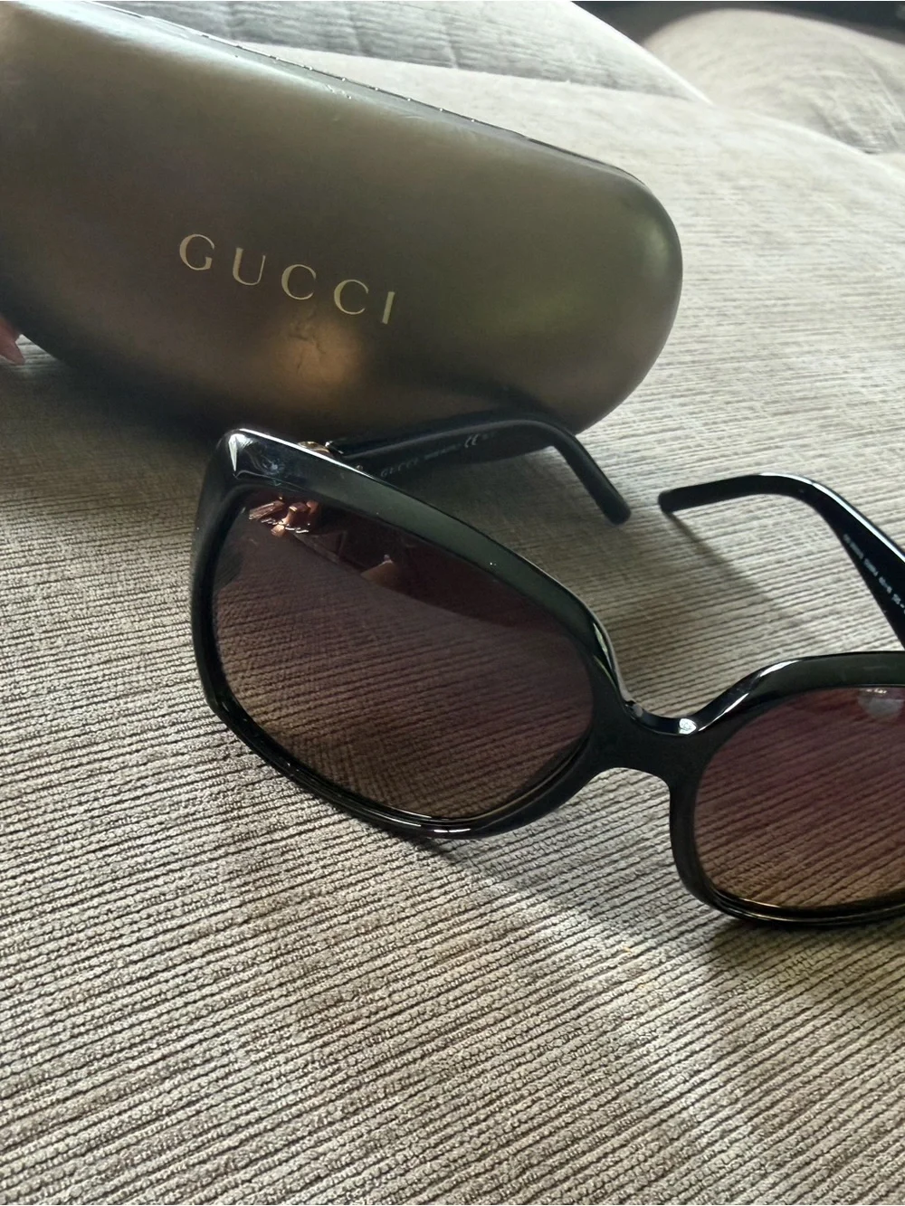 Gucci Black Women's Oversized Sunglasses with Brown Branded Case